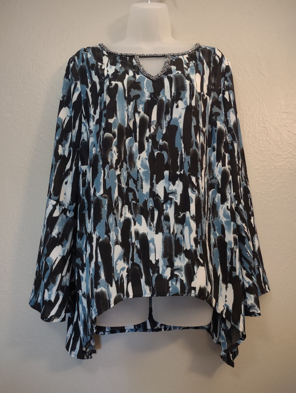 Juicy Couture Blue Abstract Print Rhinestone Keyhole Bell Sleeve Blouse Large - Picture 8 of 13
